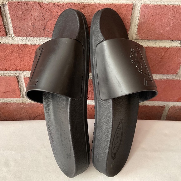 Tod’s Logo Embossed Rubber Fascia T Leone Black Rubber Men’s Sliders Size 8